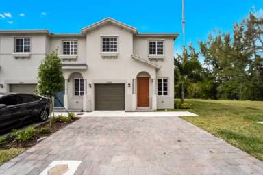 Main picture of 20884 NW 9th Path