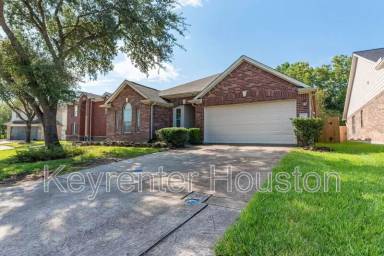 Main picture of 6411 Silver Shade Dr