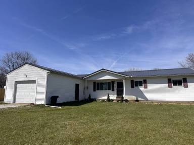 Main picture of 2605 Meadow Ct NE