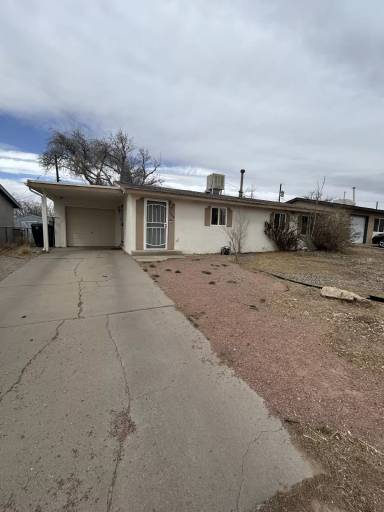 Main picture of 1009 Maxine St NE