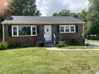 Main picture of 179 Winebarger Cir