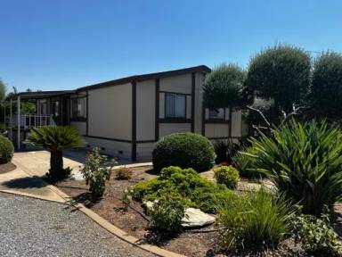 Main picture of 19480 Road 244