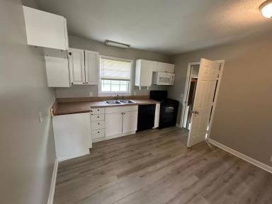 Main picture of 6022 Belgrade Dr NW