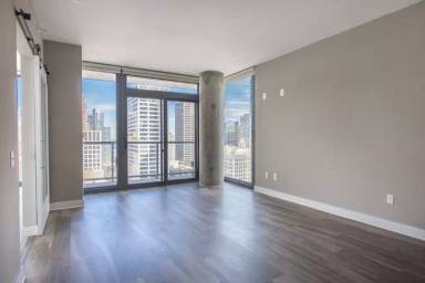 Main picture of 460 N State St