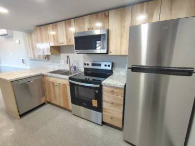 Main picture of 220 E Chapel St