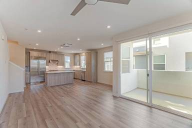 Main picture of 2905 Noyce Pl