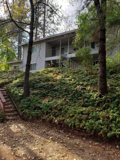 Main picture of 216 W Oak St
