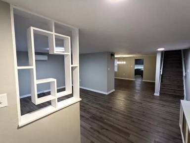 Main picture of 5012 Dearborn St