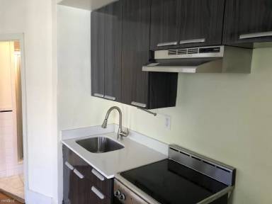 Main picture of 24 Joy St