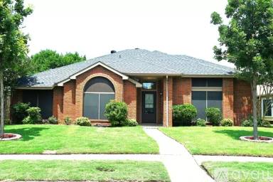 Main picture of 2906 Kingswood Dr