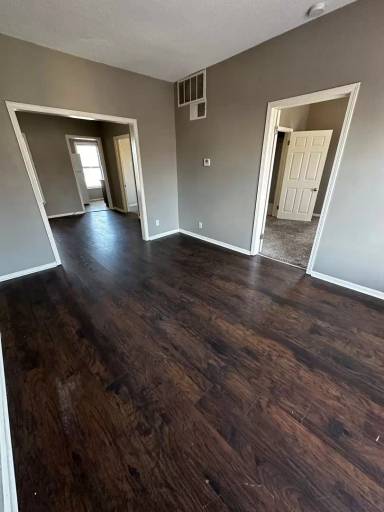 Main picture of 240 S Quincy Ave