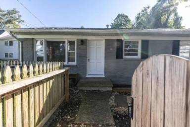 Main picture of 108 Stratford Ct