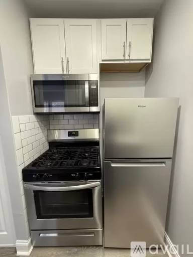 Main picture of 4241 N Kenmore Ave