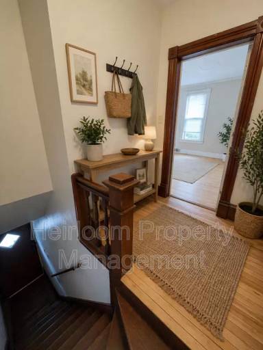 Main picture of 1302 W 1st St