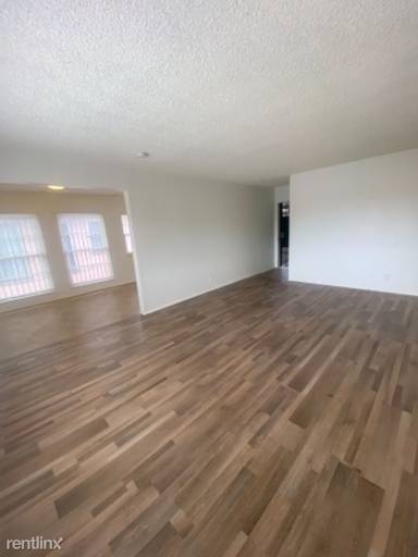 Main picture of 4010 E Alondra Blvd