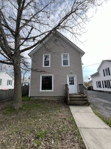 Main picture of 351 W Main St