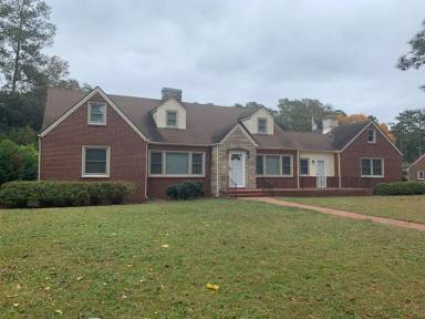 Main picture of 2502 N McMillan Ave