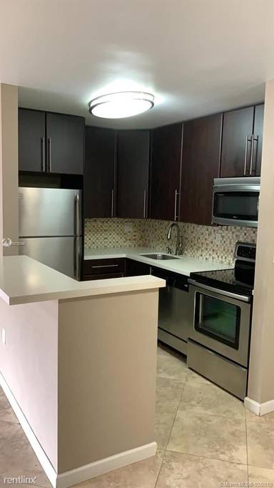 Main picture of 7100 NW 179th St