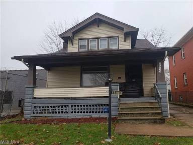 Main picture of 3513 E 110th St