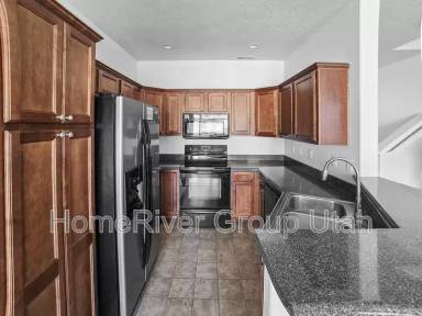 Main picture of 1538 W Kingsbury Ln