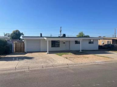 Main picture of 6006 N 32nd Dr