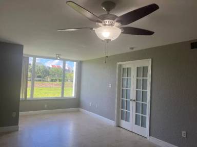 Main picture of 2851 N Oakland Forest Dr