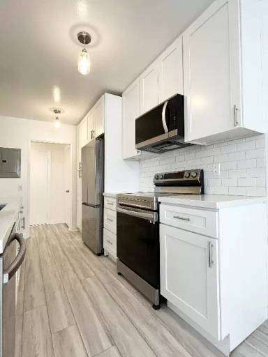 Main picture of 1849 S Bentley Ave