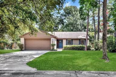 Main picture of 4 E Brookberry Ct