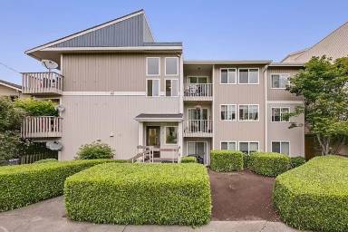 Main picture of 1146 N 91st St