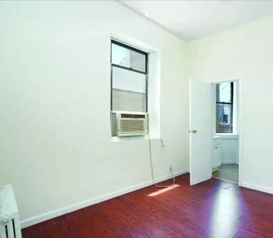 Main picture of 254 E 3rd St