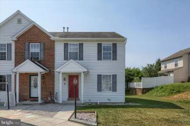 Main picture of 2 Bradford Cir