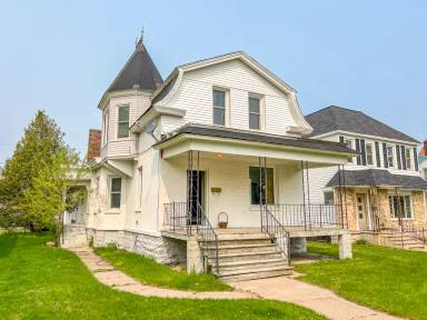 Main picture of 324 S 8th St