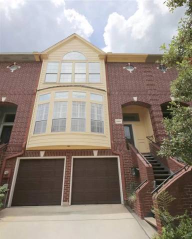 Main picture of 2004 McDuffie St