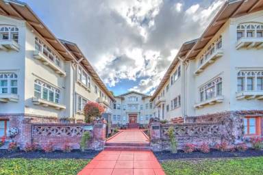 Main picture of 2821 Hillegass Ave
