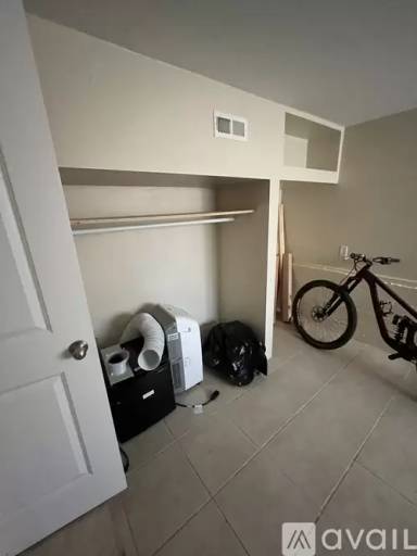 Main picture of 2481 Leslie Ave