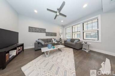 Main picture of 2618-26 N Rockwell St