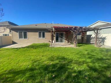 Main picture of 20250 E Deschutes Ave