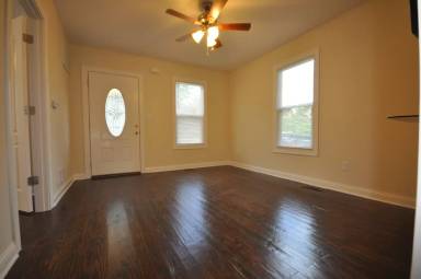 Main picture of 350 S Broadway Park