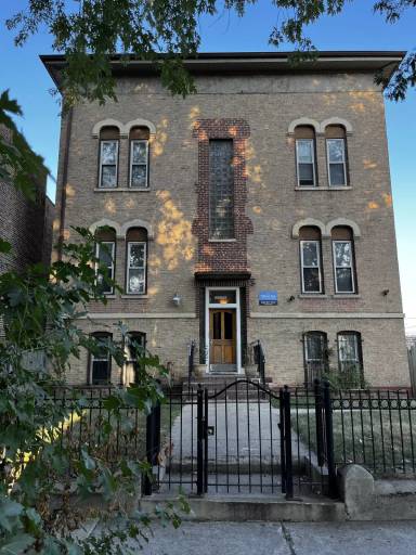 Main picture of 5045 S Michigan Ave