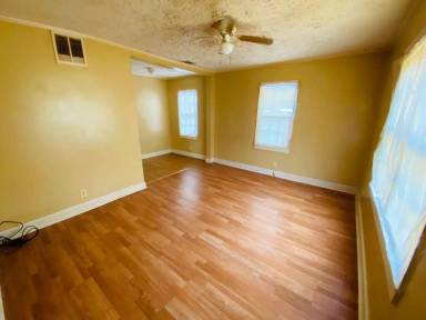 Main picture of 831 Hamilton Ct