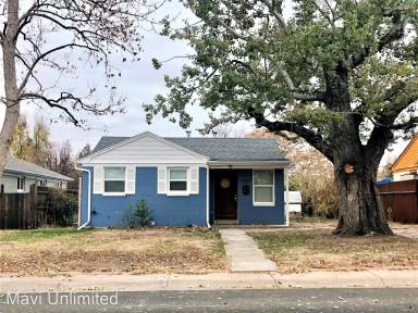 Main picture of 1620 Valentia St