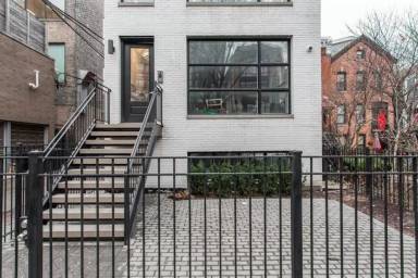 Main picture of 1212 N Paulina St