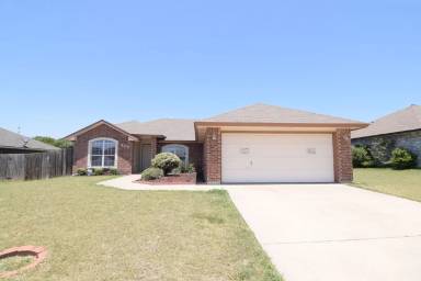 Main picture of 409 Abu Bakar Dr