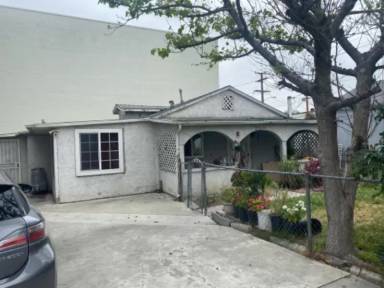 Main picture of 2314 Seaman Ave