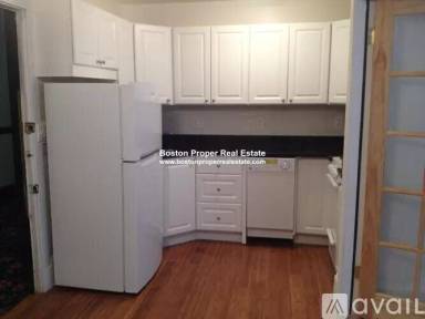 Main picture of 64 Hemenway St