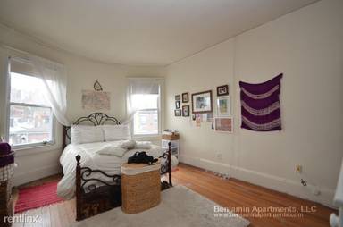 Main picture of 1595 Beacon St