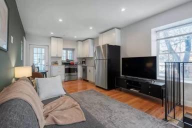 Main picture of 309 Sumner St