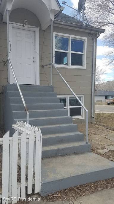 Main picture of 319 1/2 Swan St