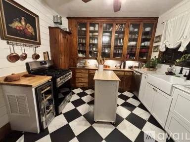 Main picture of 11 Depew Ave