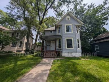 Main picture of 464 S Harrison Ave